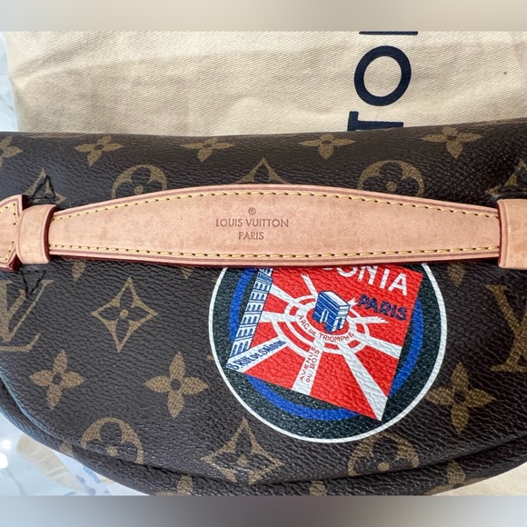 LOUIS VUITTON MONOGRAM MY LV WORLD TOUR CUSTOM BUMBAG 2020 **RARE BAG*** - Picture 8 of 17